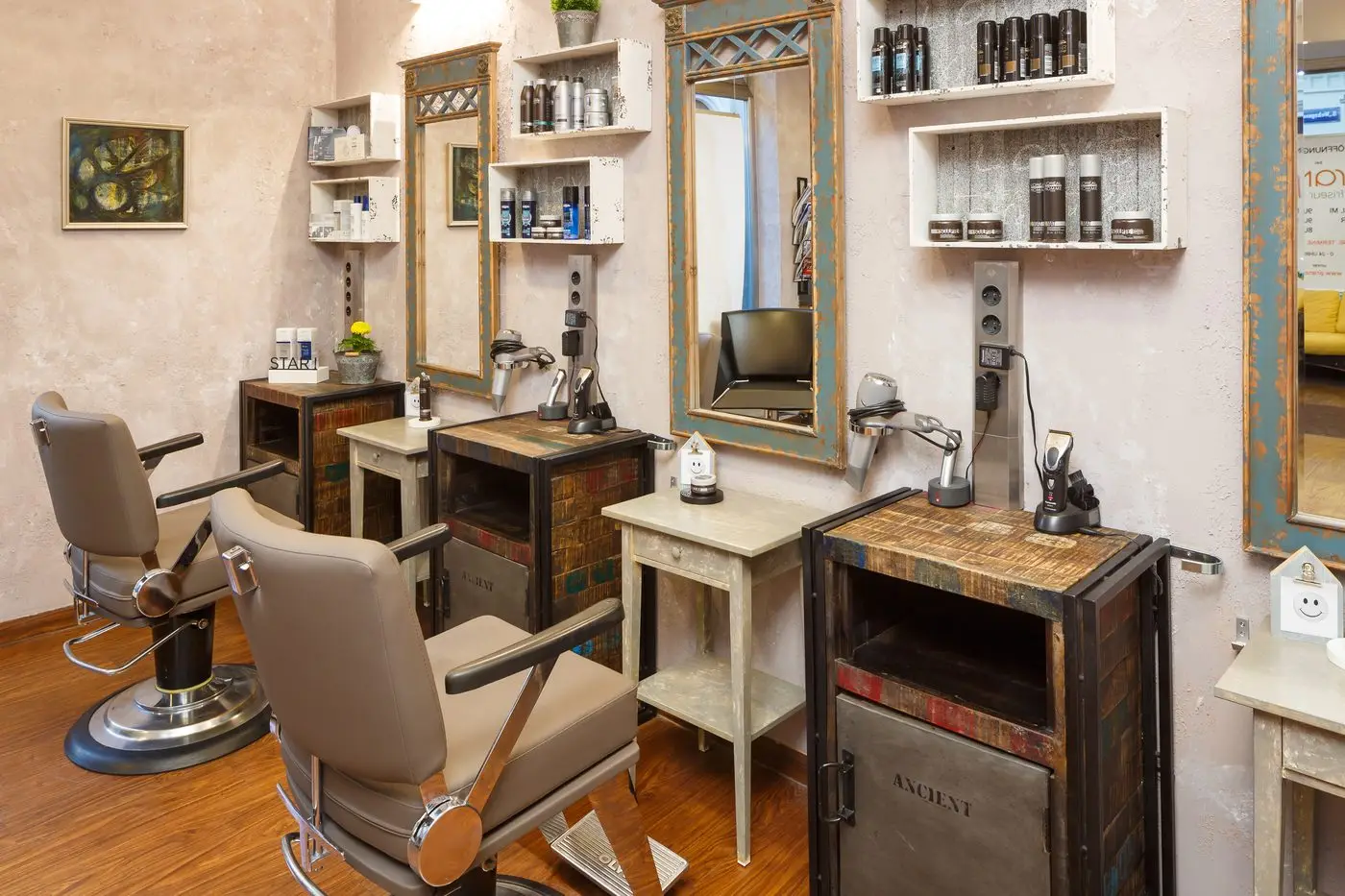 Herrensalon-Bereich